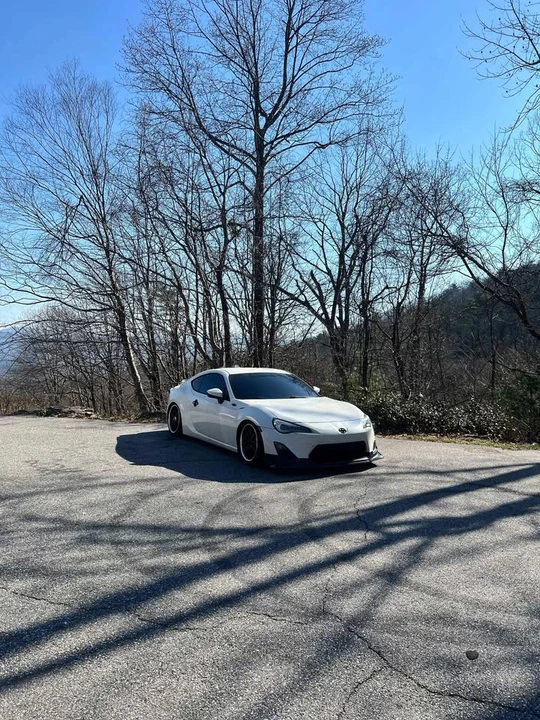 2015 Scion FR-S - Image 2 of 10