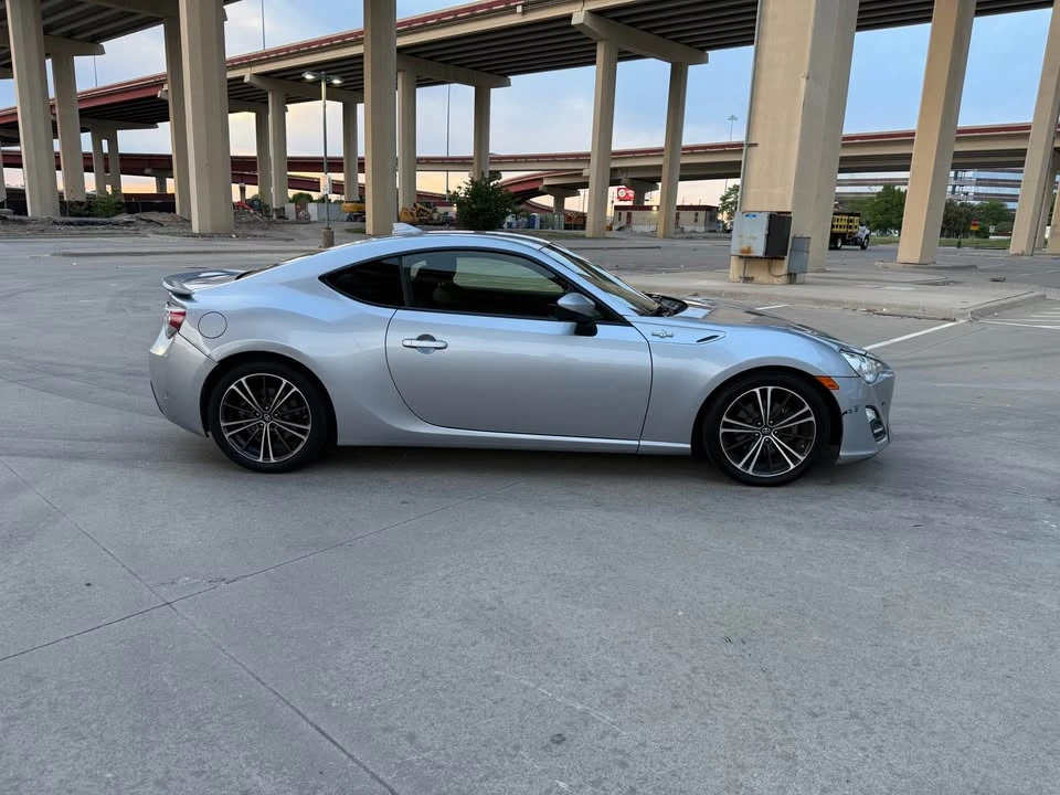 2015 Scion FR-S - Image 6 of 11