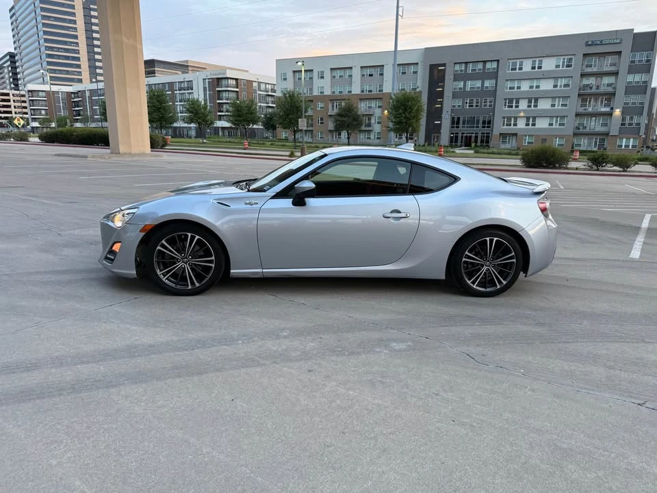 2015 Scion FR-S - Image 2 of 11