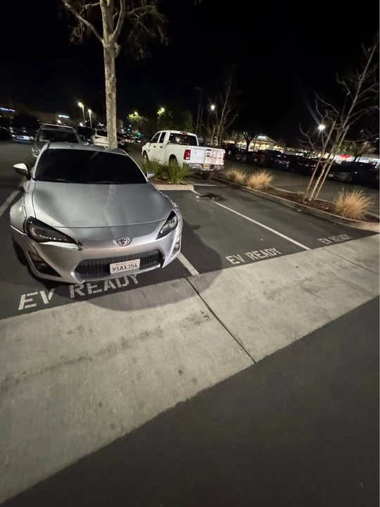 2015 Scion FR-S - Image 2 of 16