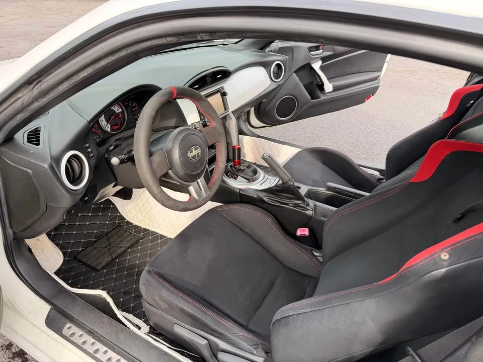 2015 Scion FR-S - Image 5 of 5