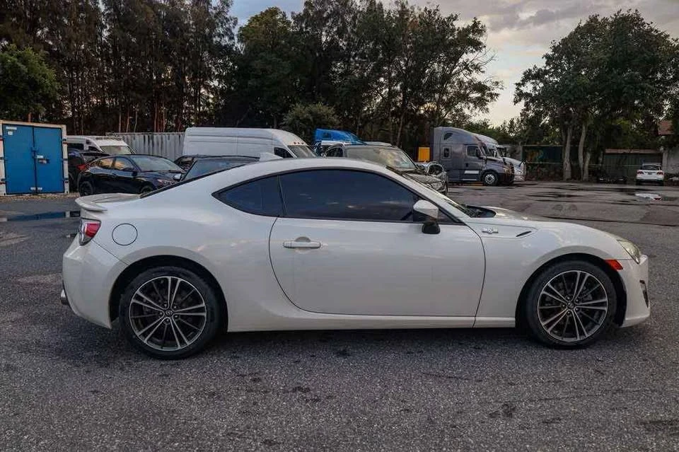 2015 Scion FR-S - Image 3 of 19