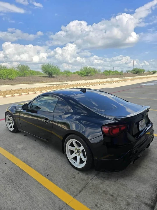2015 Scion FR-S - Image 4 of 8