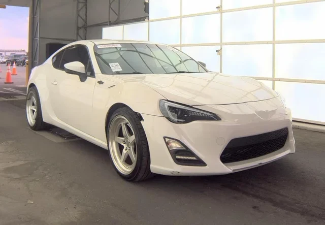 2015 Scion FR-S - Image 4 of 13