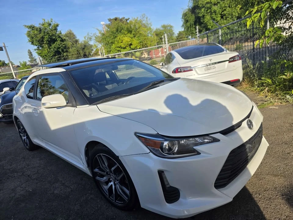 2015 Scion tC - Image 3 of 10