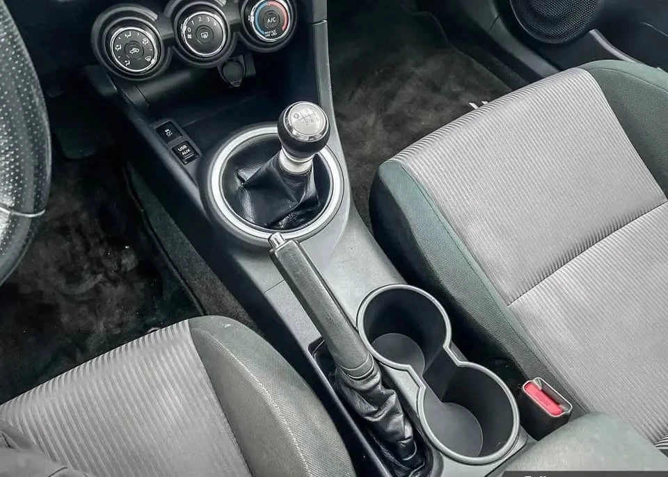2015 Scion tC - Image 7 of 10