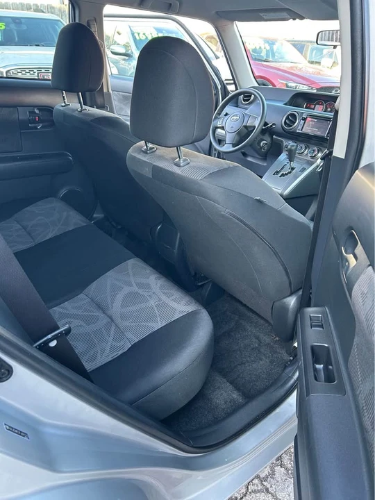 2015 Scion xB - Image 9 of 10
