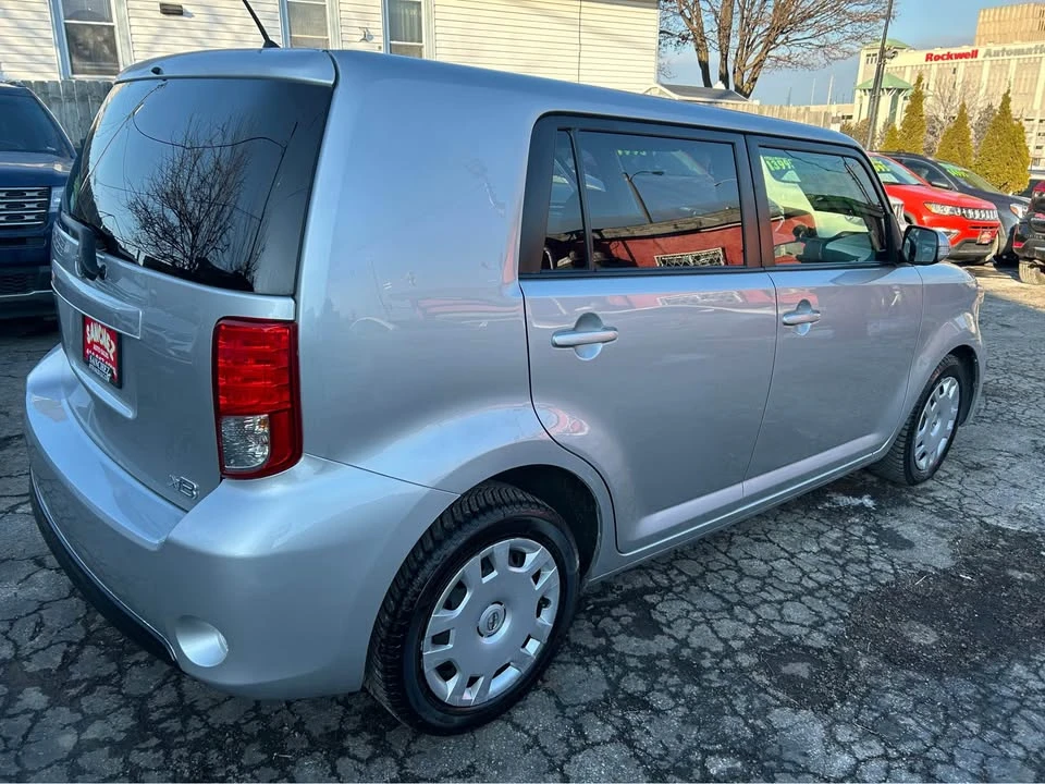 2015 Scion xB - Image 3 of 10