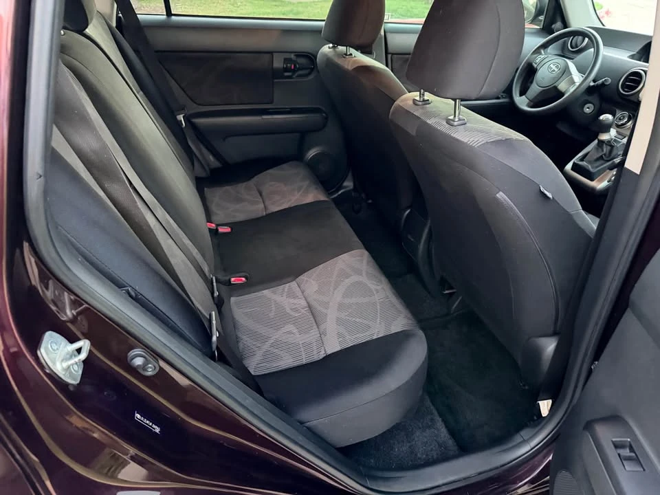 2015 Scion xB - Image 12 of 19