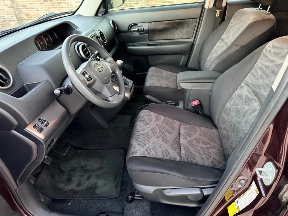 2015 Scion xB - Image 13 of 19
