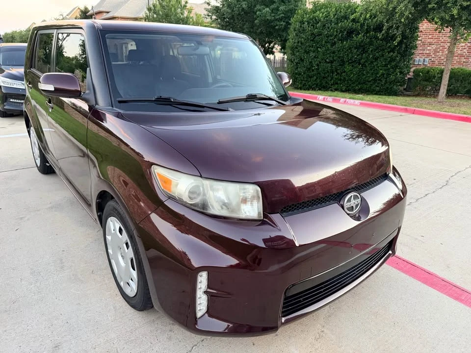 2015 Scion xB - Image 2 of 19