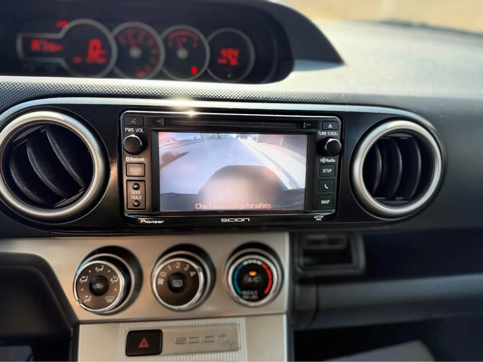 2015 Scion xB - Image 3 of 11