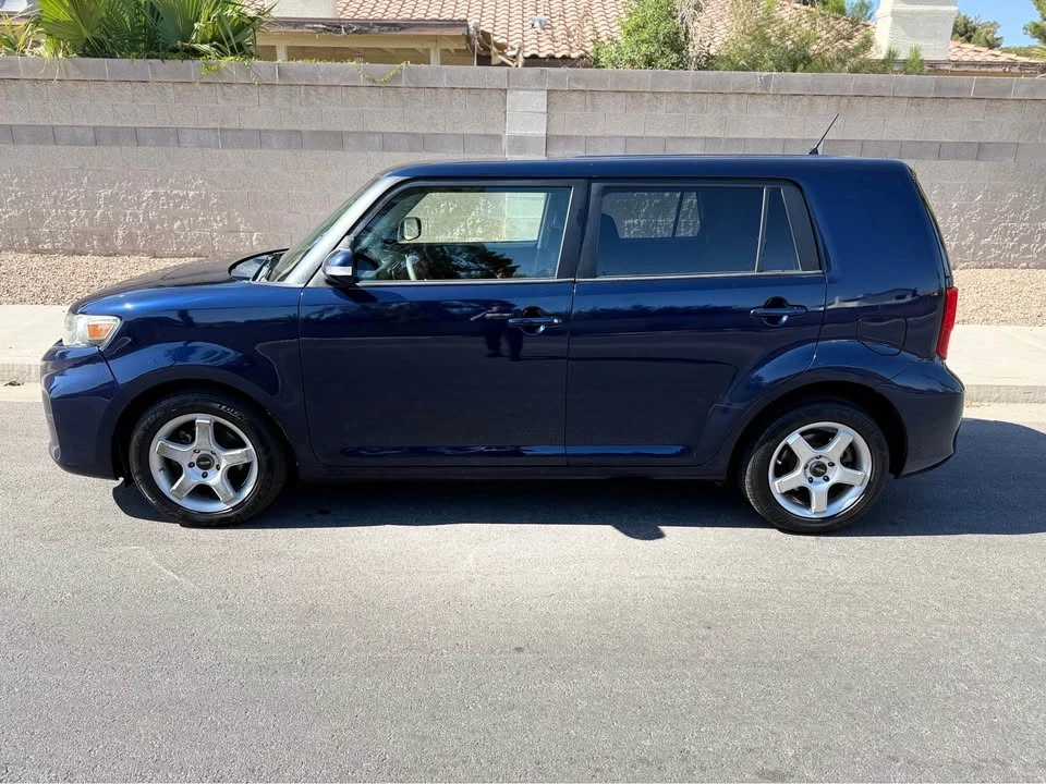 2015 Scion xB - Image 5 of 11