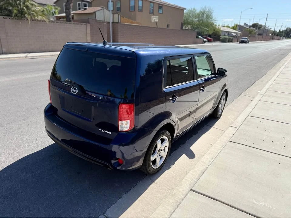 2015 Scion xB - Image 10 of 11