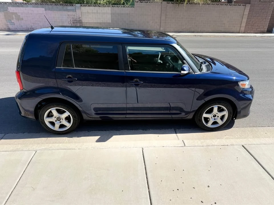 2015 Scion xB - Image 11 of 11