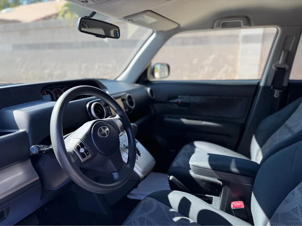2015 Scion xB - Image 2 of 11