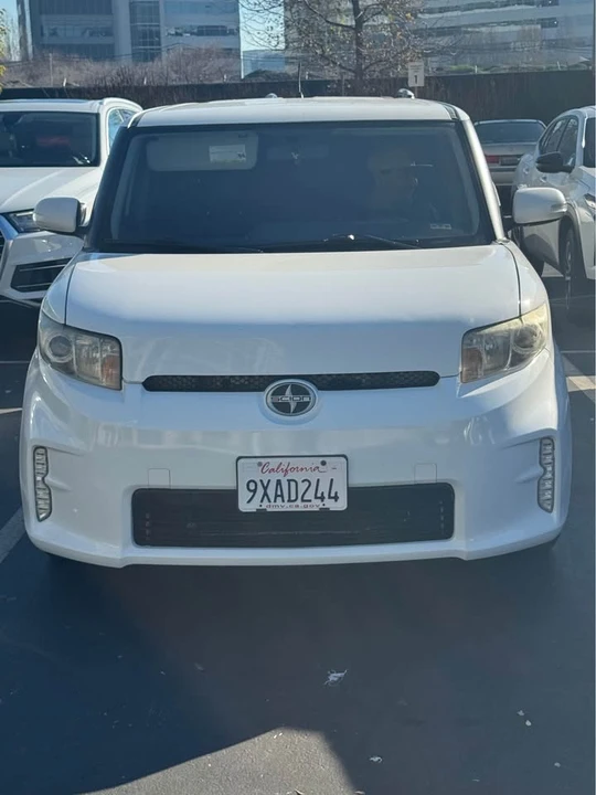 2015 Scion xB - Image 7 of 9