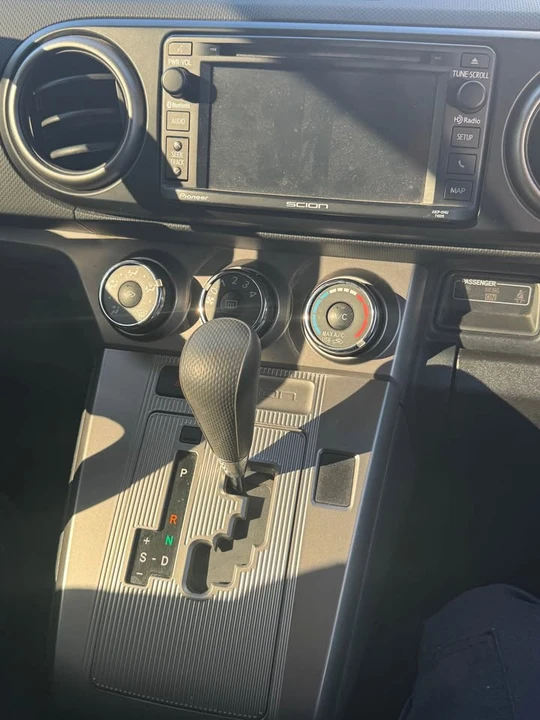 2015 Scion xB - Image 9 of 9