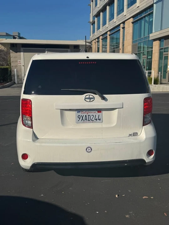 2015 Scion xB - Image 4 of 9