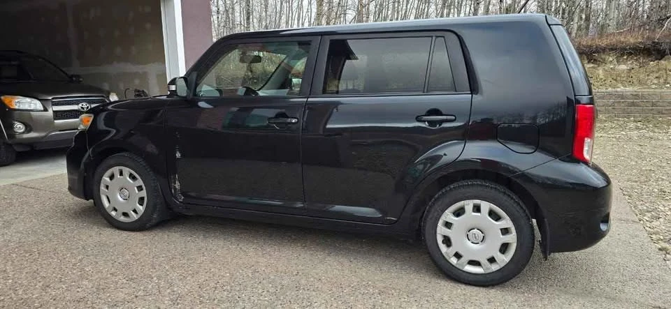 2015 Scion xB - Image 14 of 19