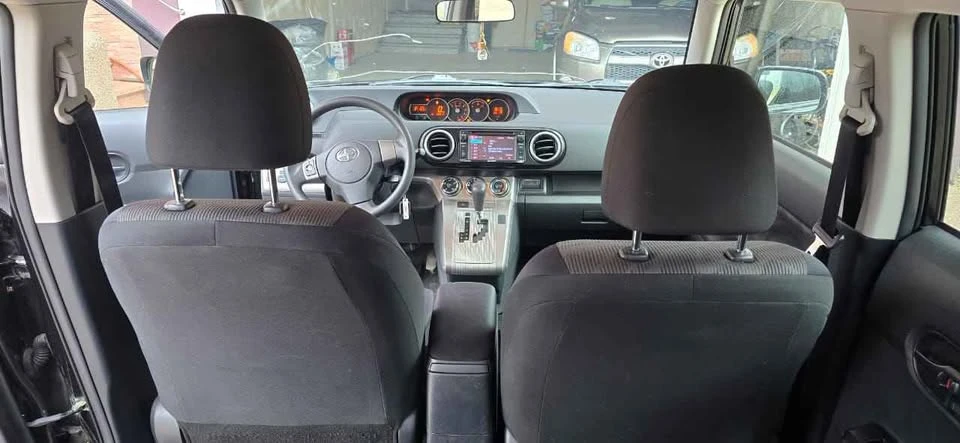 2015 Scion xB - Image 5 of 19
