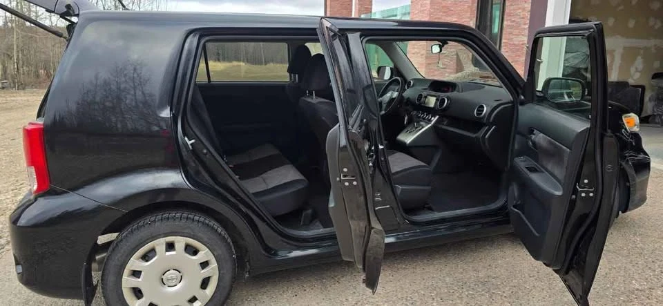 2015 Scion xB - Image 9 of 19
