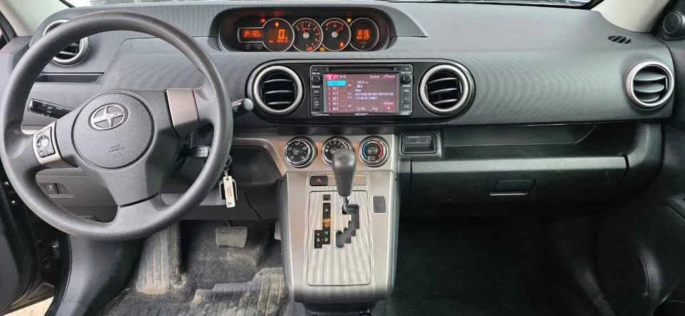 2015 Scion xB - Image 2 of 19