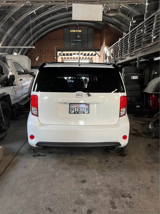 2015 Scion xB - Image 5 of 6