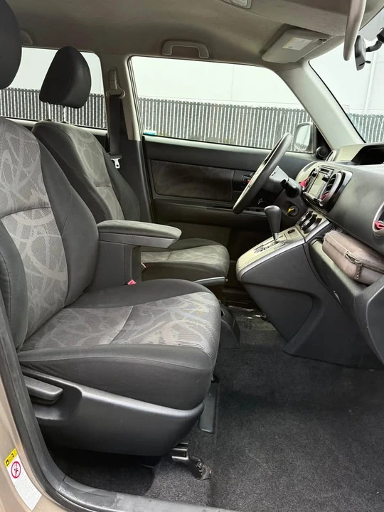 2015 Scion xB - Image 12 of 14
