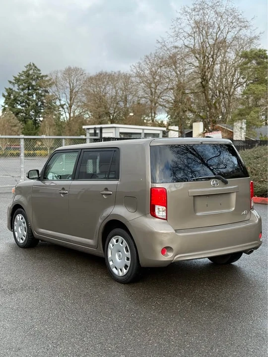 2015 Scion xB - Image 4 of 12