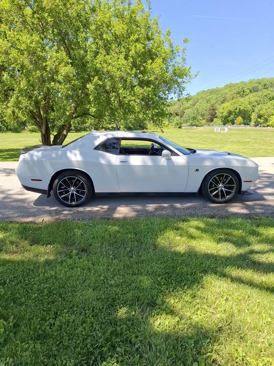 2015 Dodge Challenger SRT8 & 392 3rd Gen - Image 4 of 6