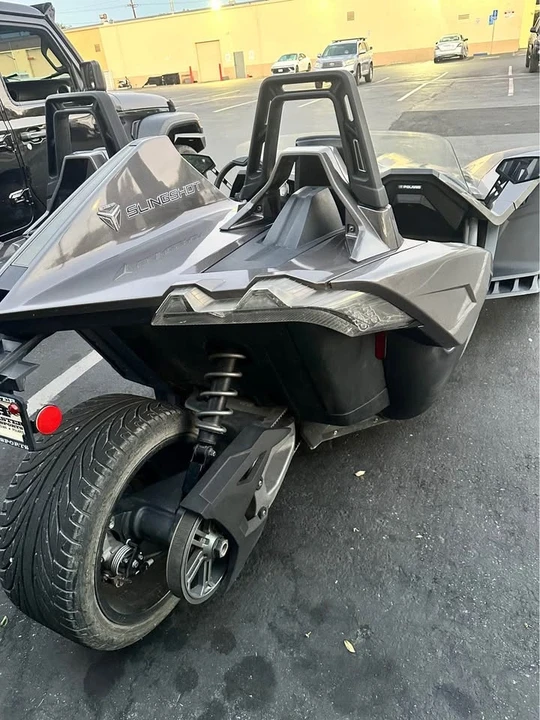 2015 Polaris Slingshot - Image 2 of 9
