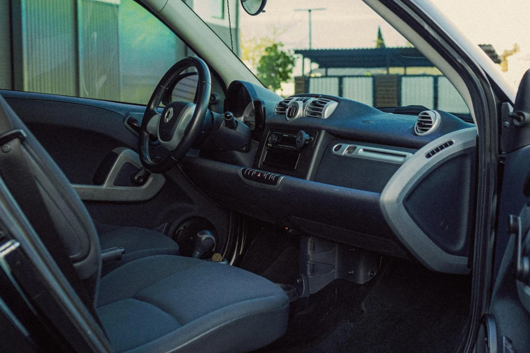 2015 Smart Fortwo 3rd Gen - Image 24 of 25