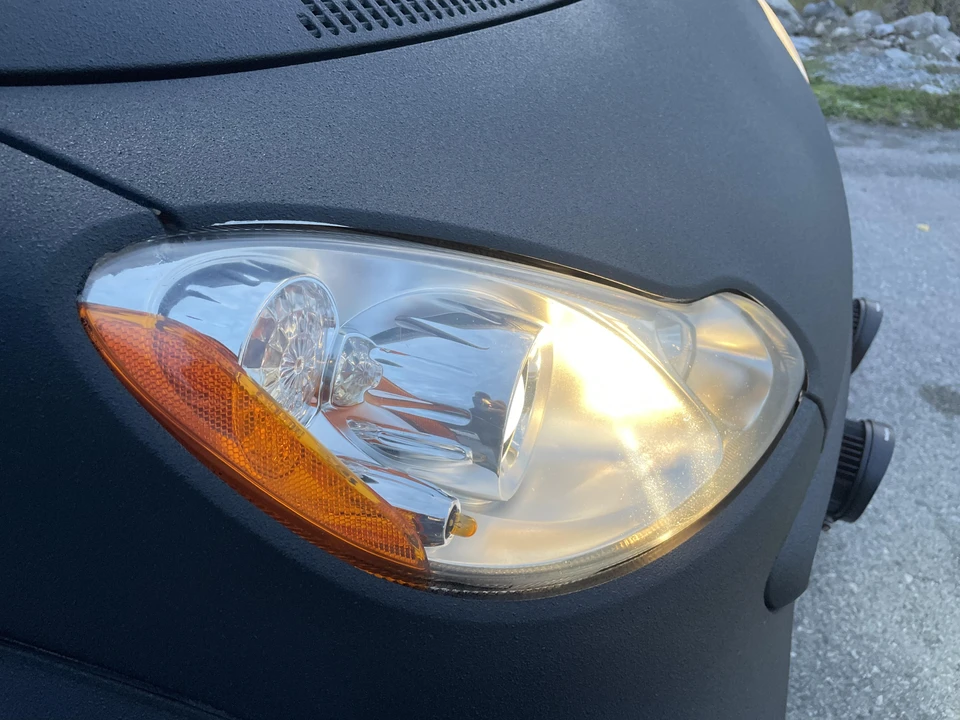 2015 Smart Fortwo 3rd Gen - Image 19 of 31