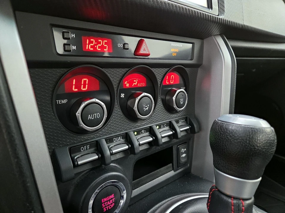 2015 Subaru BRZ 1st Gen - Image 17 of 25