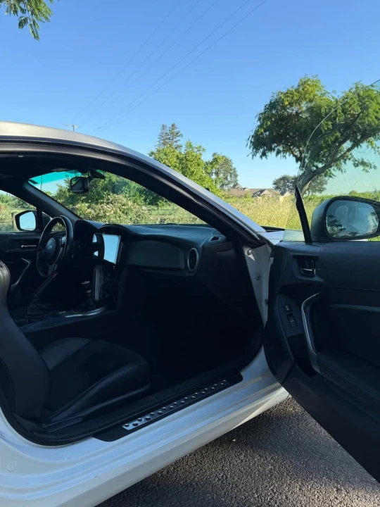 2015 Subaru BRZ 1st Gen - Image 5 of 13