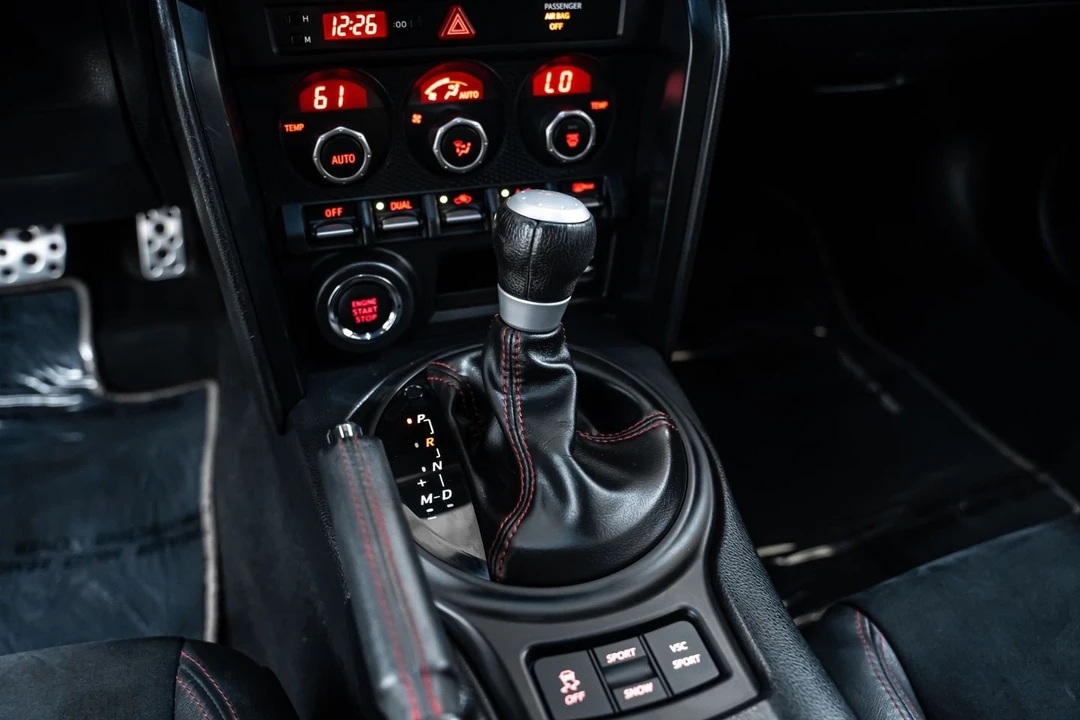 2015 Subaru BRZ 1st Gen - Image 25 of 31