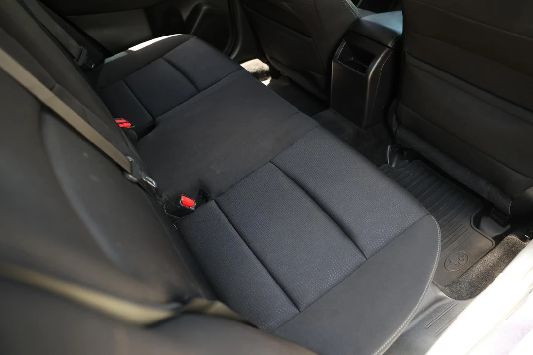 2015 Subaru Legacy 6th Gen - Image 12 of 31
