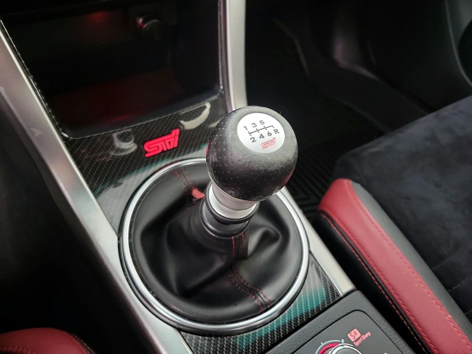 2015 Subaru Impreza WRX STi 4th Gen - Image 18 of 26