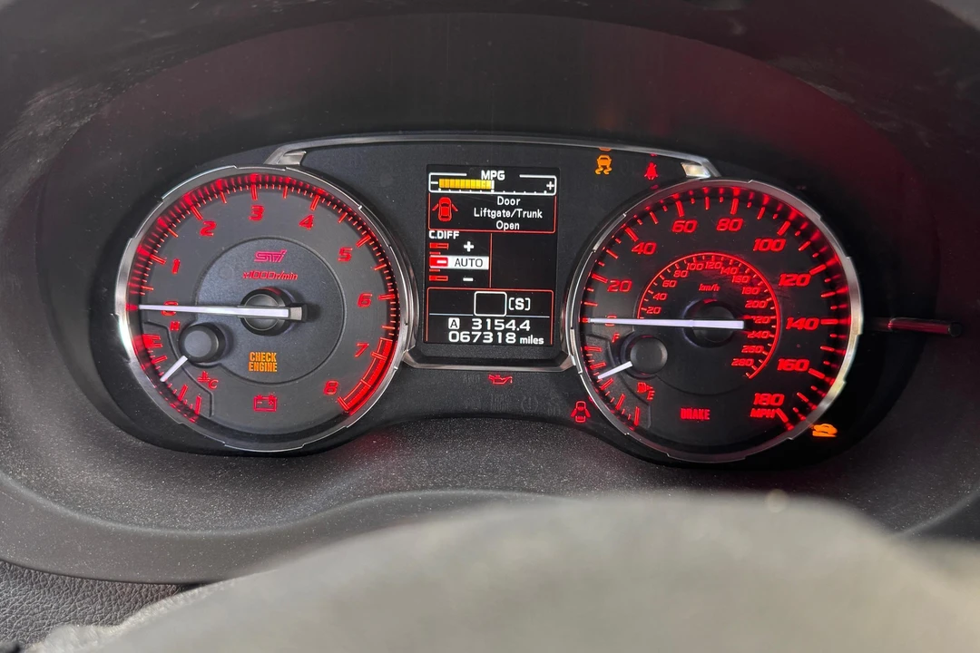 2015 Subaru Impreza WRX STi 4th Gen - Image 30 of 31