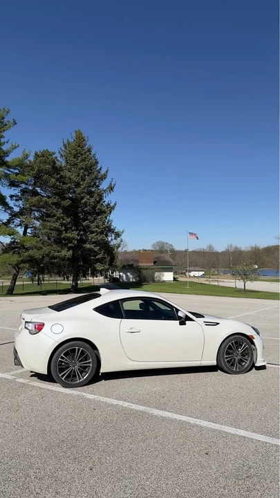 2015 Subaru BRZ 1st Gen - Image 2 of 5