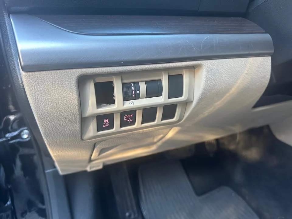 2015 Subaru Legacy 6th Gen - Image 15 of 20