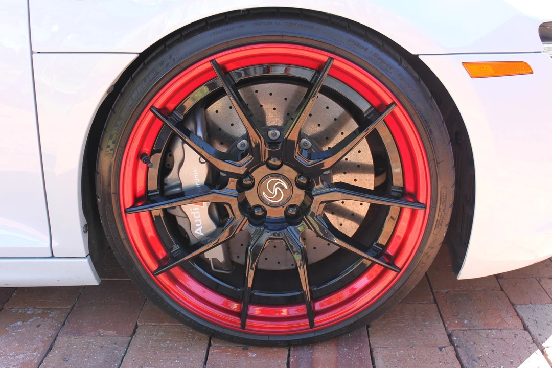 2015 Audi 42 R8 - Image 8 of 13