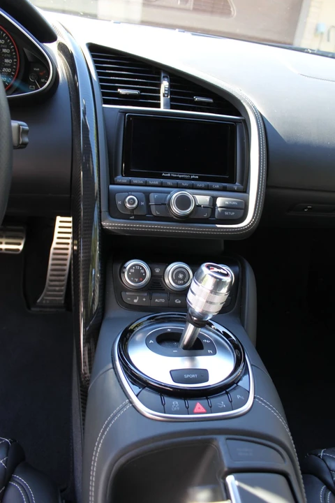2015 Audi 42 R8 - Image 6 of 13