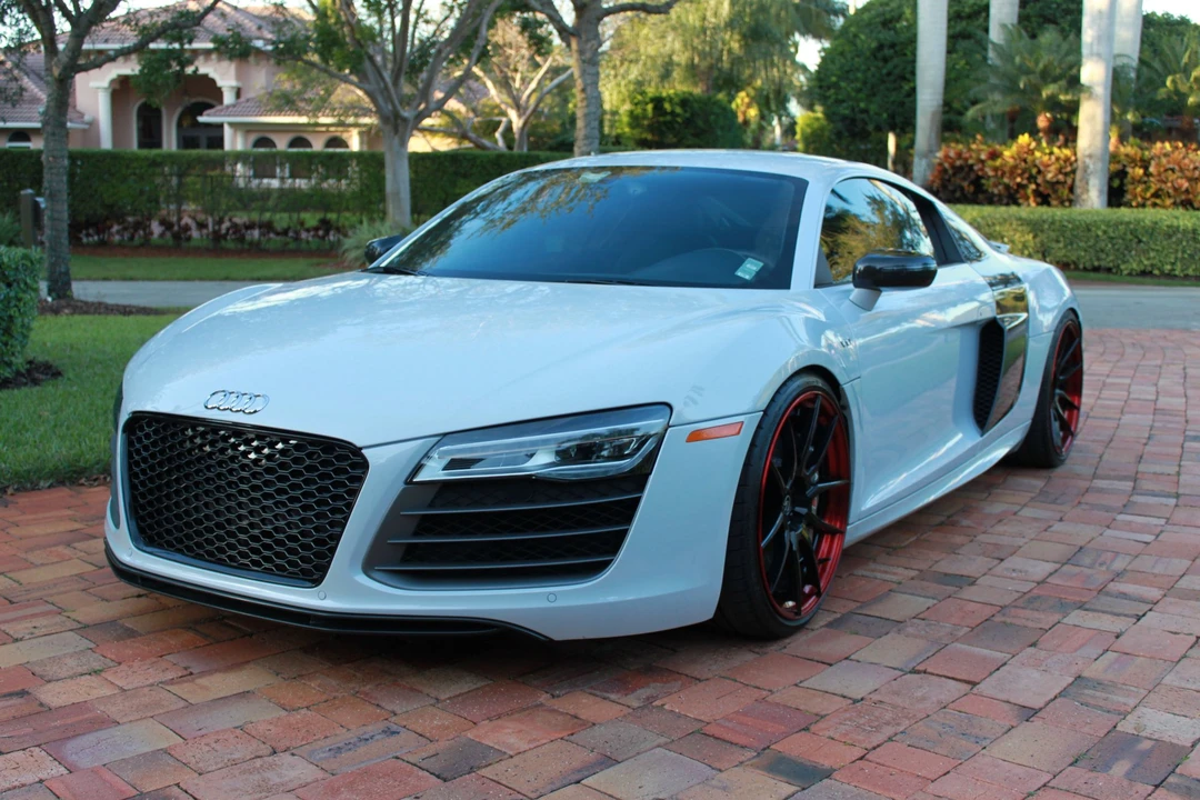 2015 Audi 42 R8 - Image 3 of 13