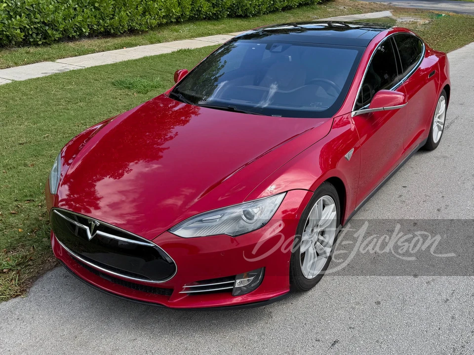 2015 Tesla Model S - Image 8 of 11
