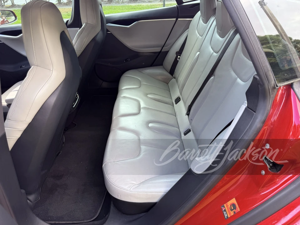 2015 Tesla Model S - Image 9 of 11