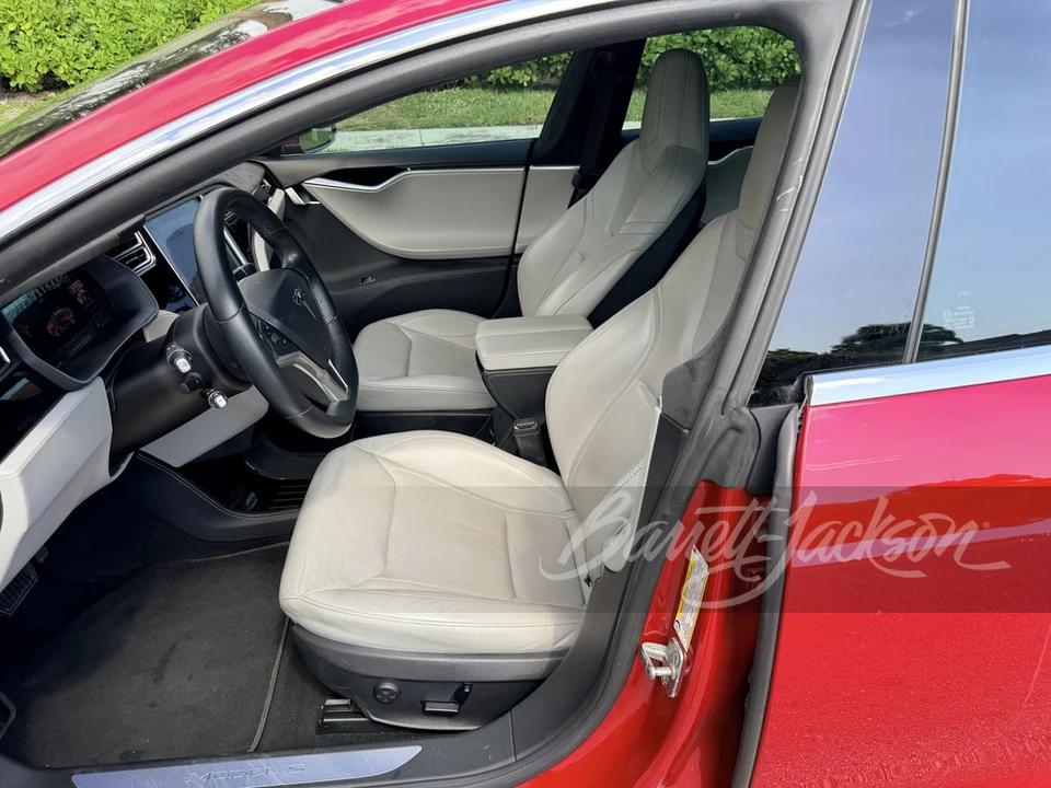 2015 Tesla Model S - Image 10 of 11