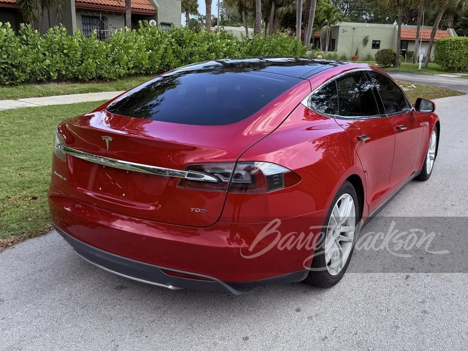 2015 Tesla Model S - Image 2 of 11
