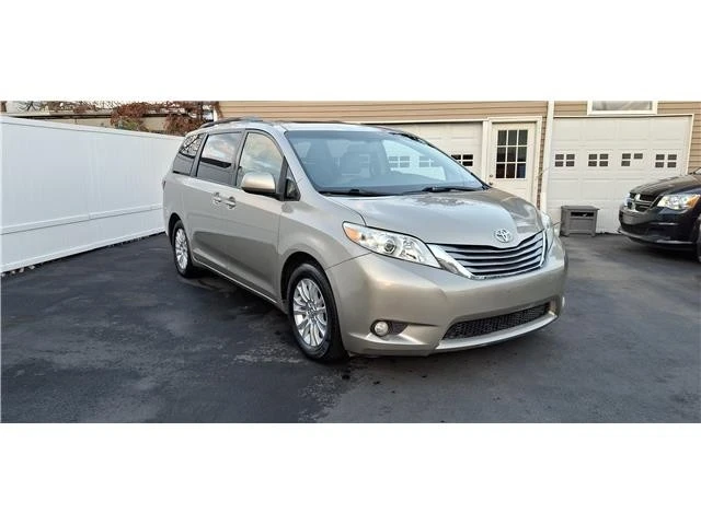 2015 Toyota Sienna 2nd Gen - Image 3 of 21